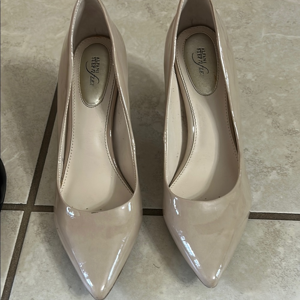 Nine West Cream Heels Patent Leather Elegance